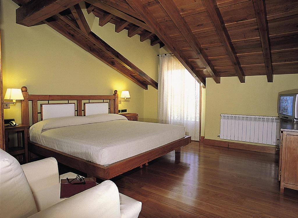 Hotel Don Silvio Colombres Pokoj fotografie
